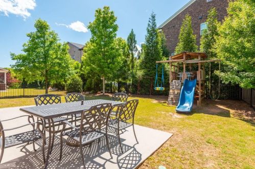 3486 Brookleigh Ln, Atlanta GA  30319-2218 exterior