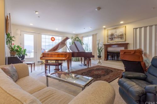 499 Bluerock Dr, San Luis Obispo, CA 93401-5680