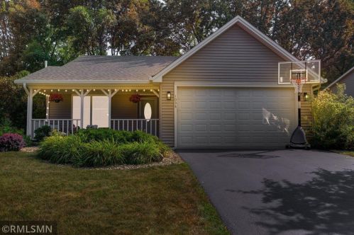 1038 Briar Creek Rd, Saint Paul, MN 55123-2548