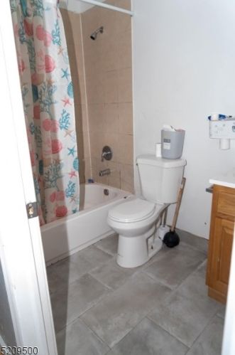 66 3 St, Paterson NJ 07522-1845 exterior