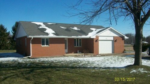 111 Bend Dr, Onarga, IL 60955-1337