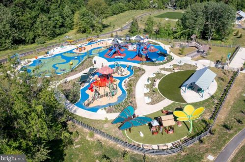 5907 Tamar Dr, Columbia MD  21045-4047 exterior