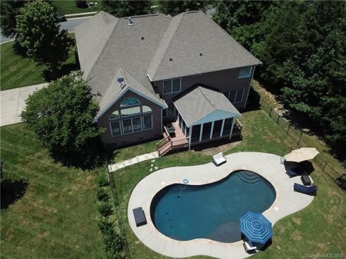 1231 Dobson Dr, Waxhaw, NC 28173-7975