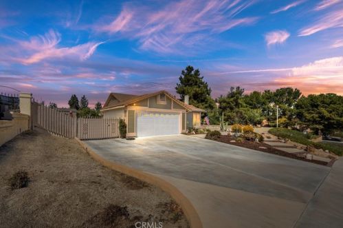 6753 Ridgeside Dr, Riverside, CA 92506-4929