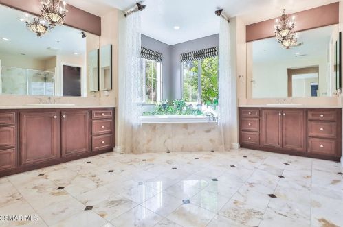 3961 Eagle Flight Dr, Simi Valley CA  93065-0222 exterior