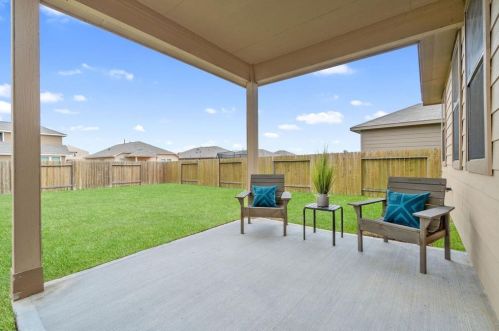3987 Waukegan Rd, Conroe TX  77306-5870 exterior
