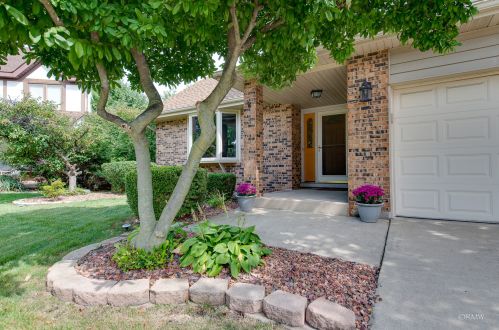 1550 Squire Ln, Addison, IL 60101-5704