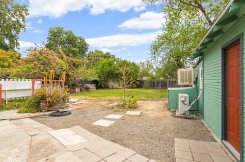 5766 Grand Ave, Riverside CA  92504-1300 exterior