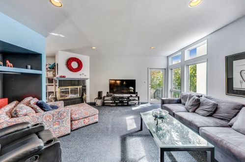 6 Dunsinane Ln, Bannockburn IL  60015-1500 exterior