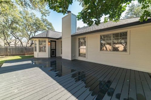 6868 Auckland Dr, Austin TX  78749-4139 exterior