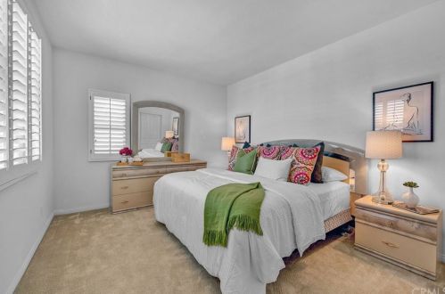 328 Bronze, Irvine CA  92618-1510 exterior