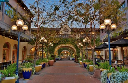 2245 Krueger Dr, Concord CA  94520-1750 exterior