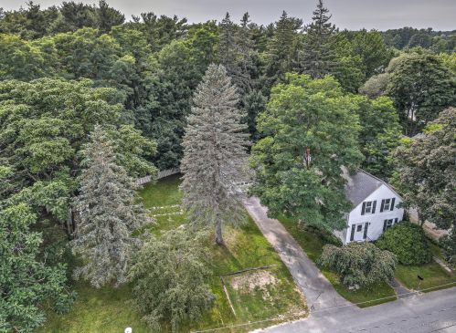 6 Summer St, Mere Point, ME 04011-2814