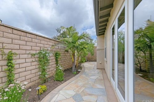 121 Blaze, Irvine CA  92618-1507 exterior