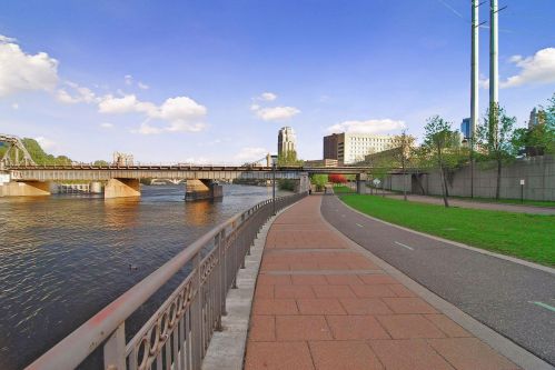 730 4th St, Minneapolis MN  55415-0019 exterior