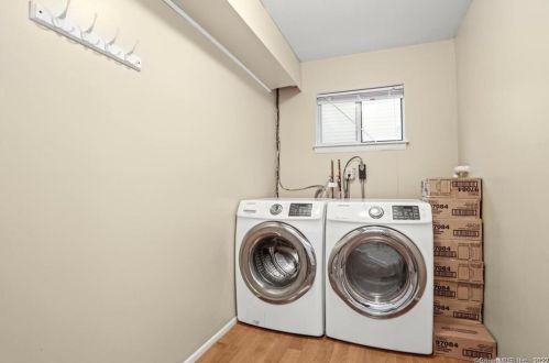 10 Harvann Rd, Norwalk CT  06850-1905 exterior