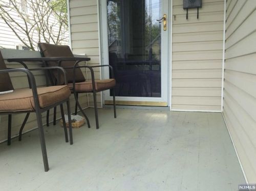 29 Dean St, Ridgewood, NJ 07452-1442