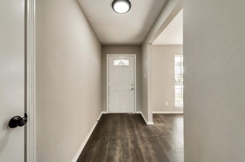 6821 Lancelot Ct, Fort Worth TX  76133-5005 exterior