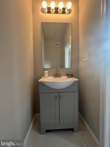 6805 11 St, Philadelphia PA 19147-1244 exterior