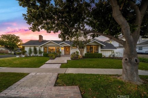 11401 Drysdale Ln, Los Alamitos, CA 90720-2937