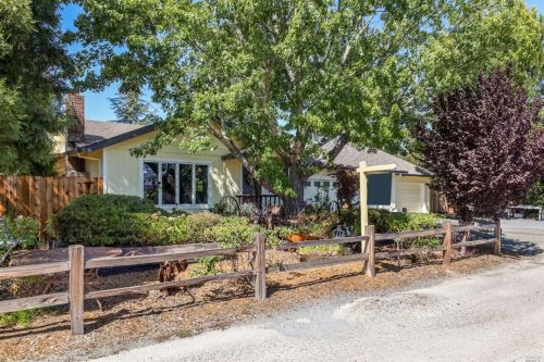162 Bluebird Dr, Windsor, CA 95492-9580