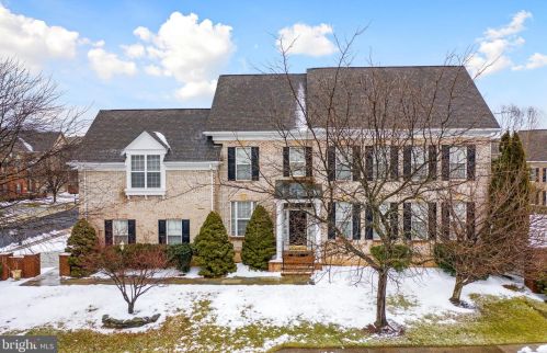 18427 Lanier Island Sq, Leesburg, VA 20176-3938