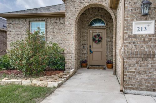 213 Emerald Creek Dr, Fort Worth TX  76131 exterior