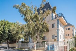 722 Manhattan Pl, Los Angeles CA  90005-3173 exterior