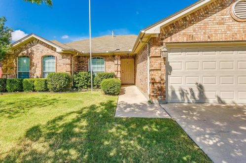 341 Vista Way Dr, Fort Worth TX  76179-1394 exterior