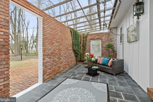 301 Ridgeview Rd, Princeton NJ  08540-7666 exterior