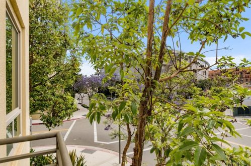 29 Soho, Irvine CA  92612-1083 exterior