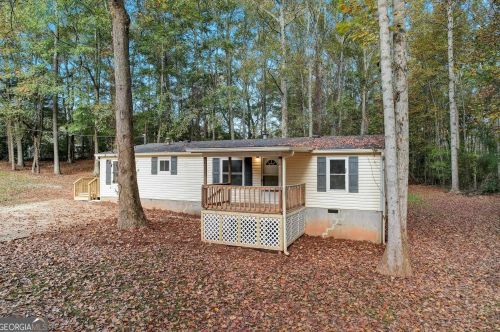 2412 Hancock Dr, Social Circle, GA 30025-4730