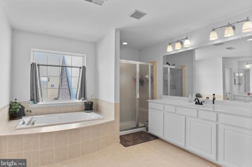 252 Prospect Hill Blvd, Charles Town WV  25414-5082 exterior