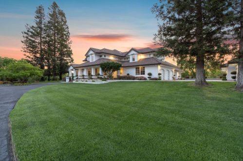 10676 Wilton Rd, Elk Grove, CA 95624-1419