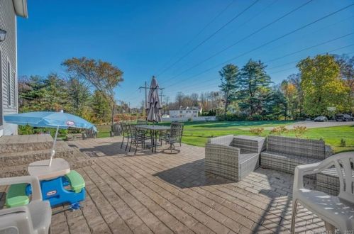 106 Northview Dr, Middletown CT  06457-1901 exterior