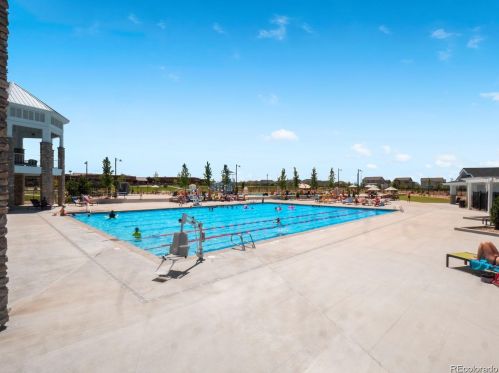 26900 Roxbury Pl, Denver CO  80016-7528 exterior