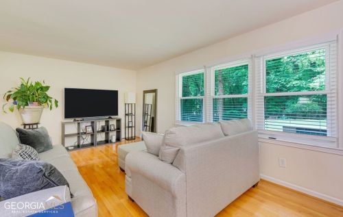 6896 Lockridge Dr, Atlanta GA  30360-1515 exterior