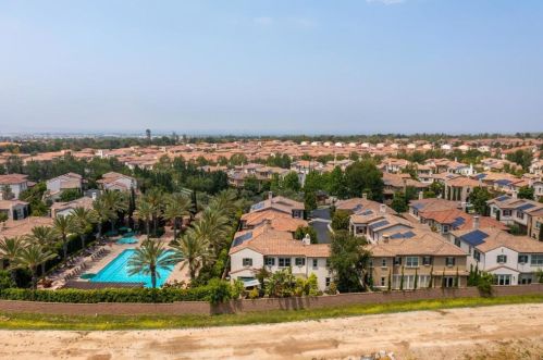 105 Coyote Brush, Irvine CA  92618-8873 exterior