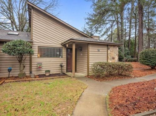 801 Bonnie Glen Dr, Marietta, GA 30067-7159
