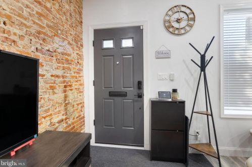 1807 27th St, Philadelphia, PA 19145-1707