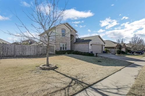 6901 Big Wichita Dr, Fort Worth TX  76179-2205 exterior