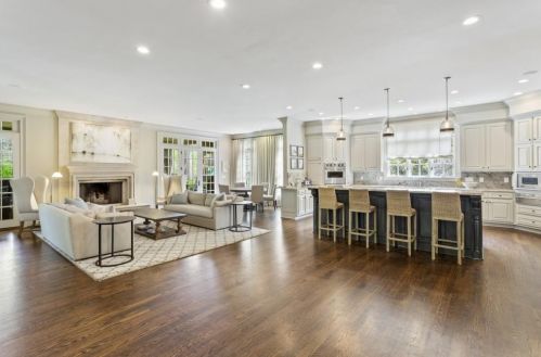 876 Berkshire Rd, Atlanta GA  30324-4930 exterior