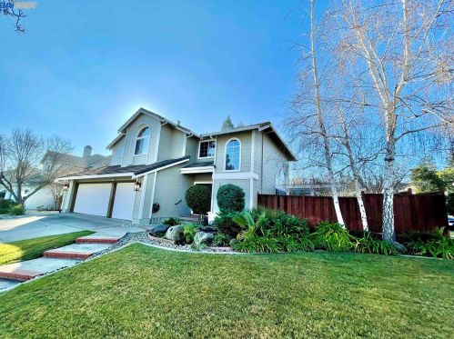 3809 Hillside Ave, Livermore, CA 94551-7507