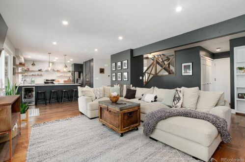 6081 Mineral Dr, Englewood CO 80112-3306 exterior