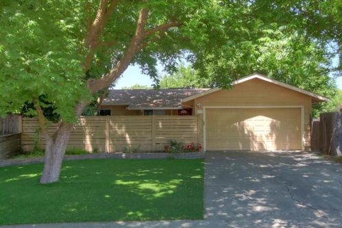 2713 Blackburn Dr, Davis, CA 95618-1544
