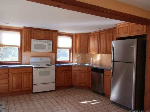 72 Snake Meadow Rd, Killingly CT  06239-3828 exterior