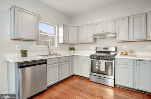 13107 Kidwell Field Rd, Herndon, VA 20171-4318