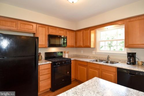 13475 Higgs Ct, Herndon, VA 20171-3350