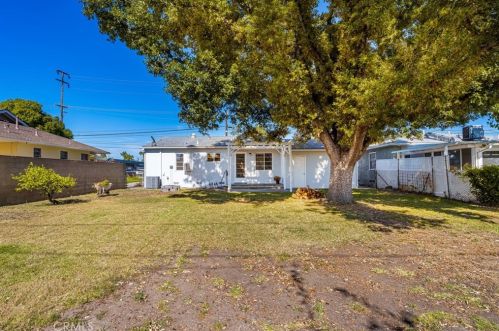 460 Cambridge St, Orange CA  92866-1150 exterior