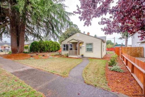 555 B St, Lebanon, OR 97355-1830
